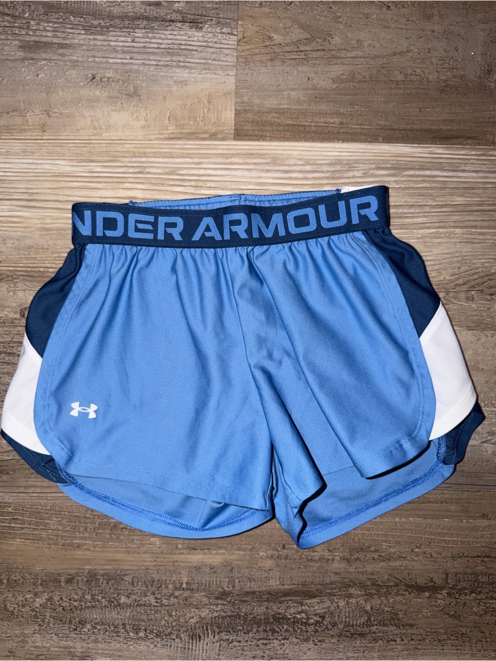 Under Armour Women’s Blue Mesh Loose Shorts-XS